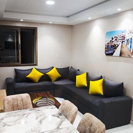 Super Apartement Totalement Neuf Et Climatise A Cote Du Centre Commercial Marjane M2 タンジェ エクステリア 写真
