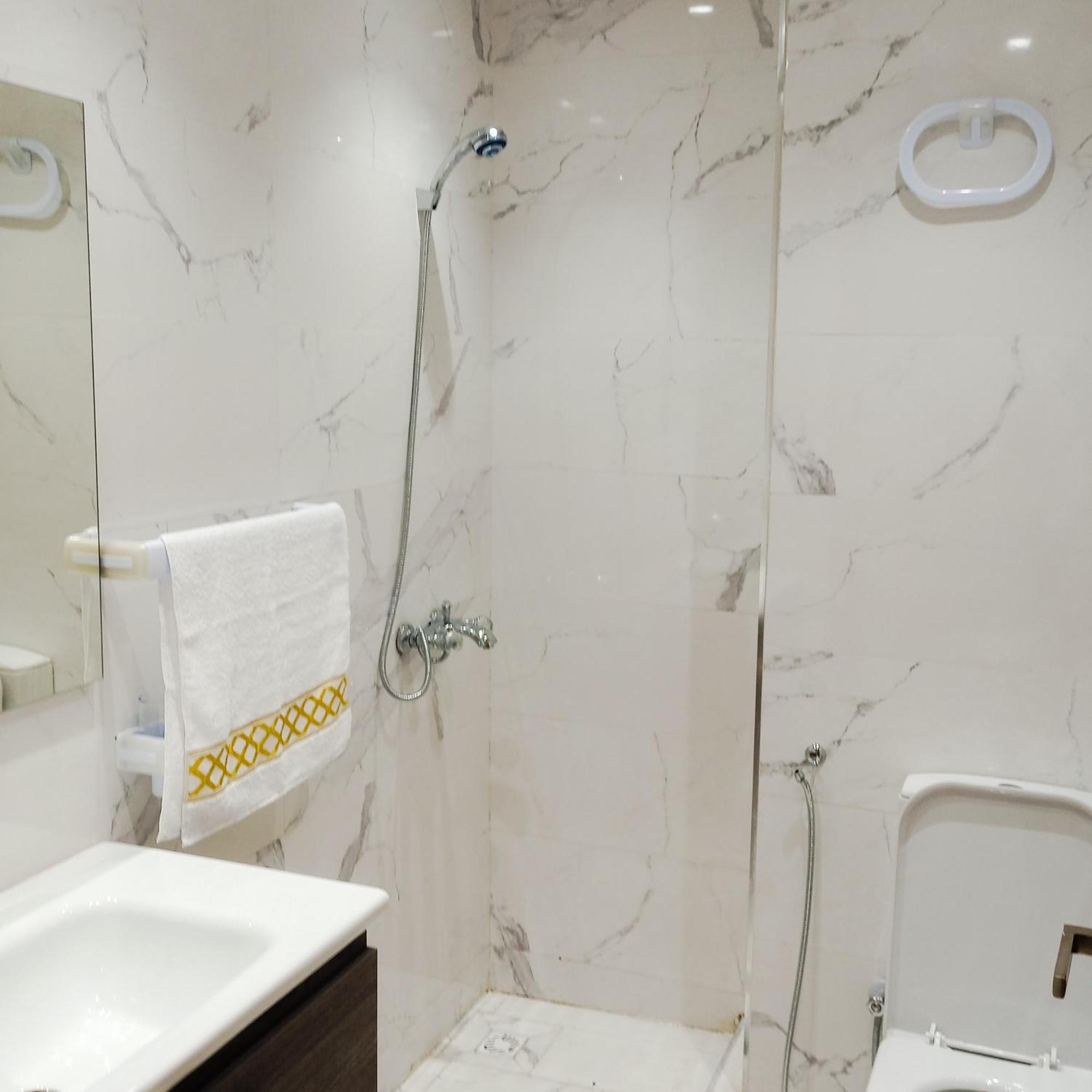 Super Apartement Totalement Neuf Et Climatise A Cote Du Centre Commercial Marjane M2 タンジェ エクステリア 写真