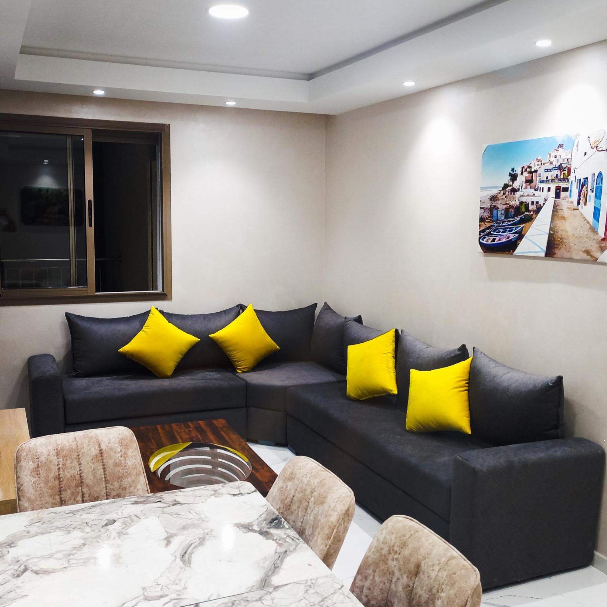 Super Apartement Totalement Neuf Et Climatise A Cote Du Centre Commercial Marjane M2 タンジェ エクステリア 写真