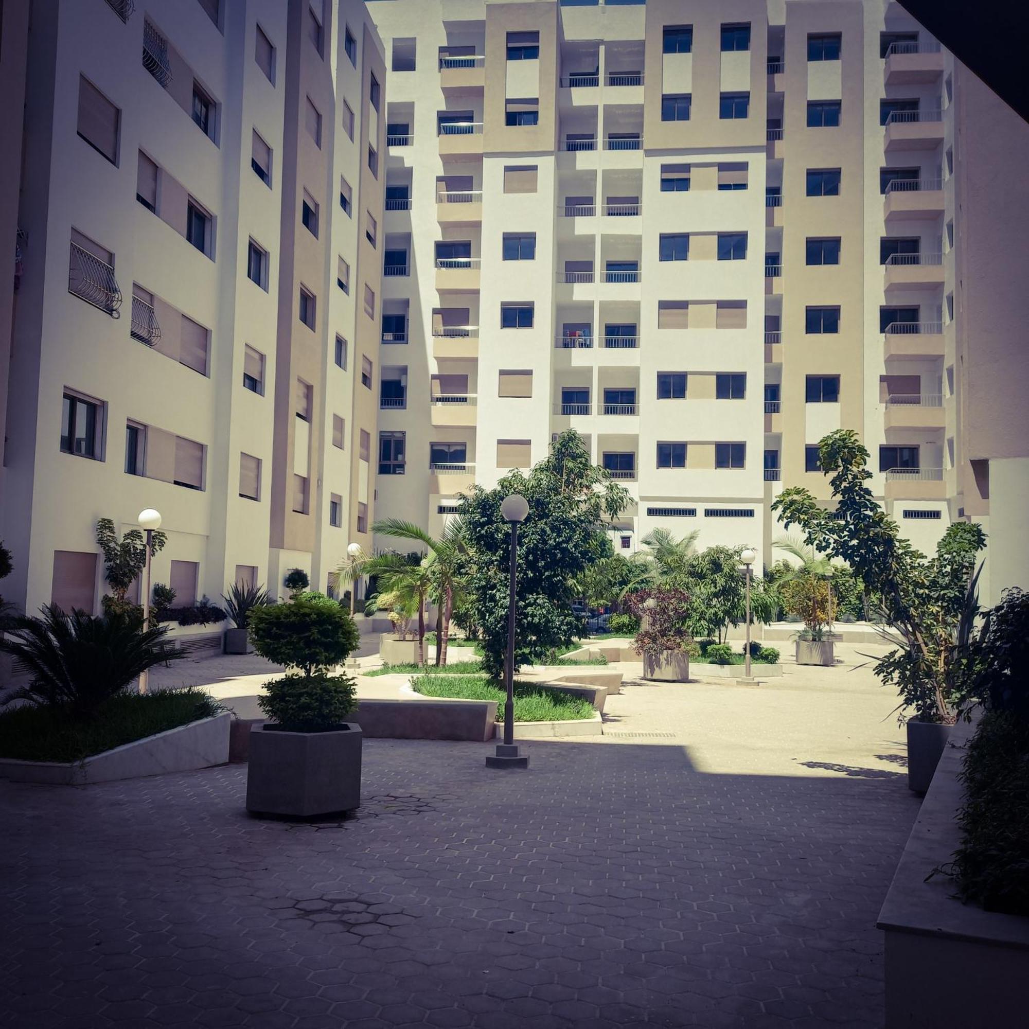 Super Apartement Totalement Neuf Et Climatise A Cote Du Centre Commercial Marjane M2 タンジェ エクステリア 写真