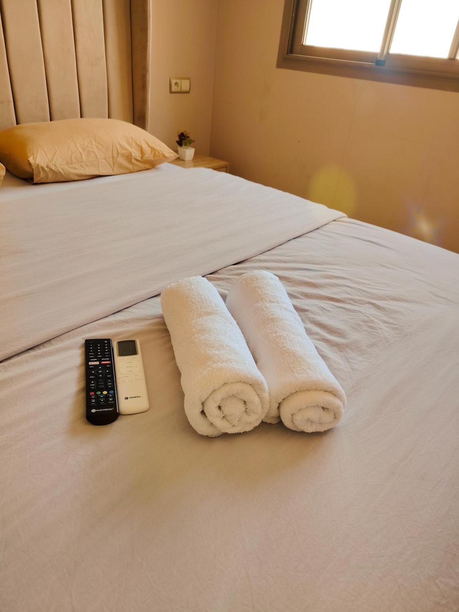 Super Apartement Totalement Neuf Et Climatise A Cote Du Centre Commercial Marjane M2 タンジェ エクステリア 写真